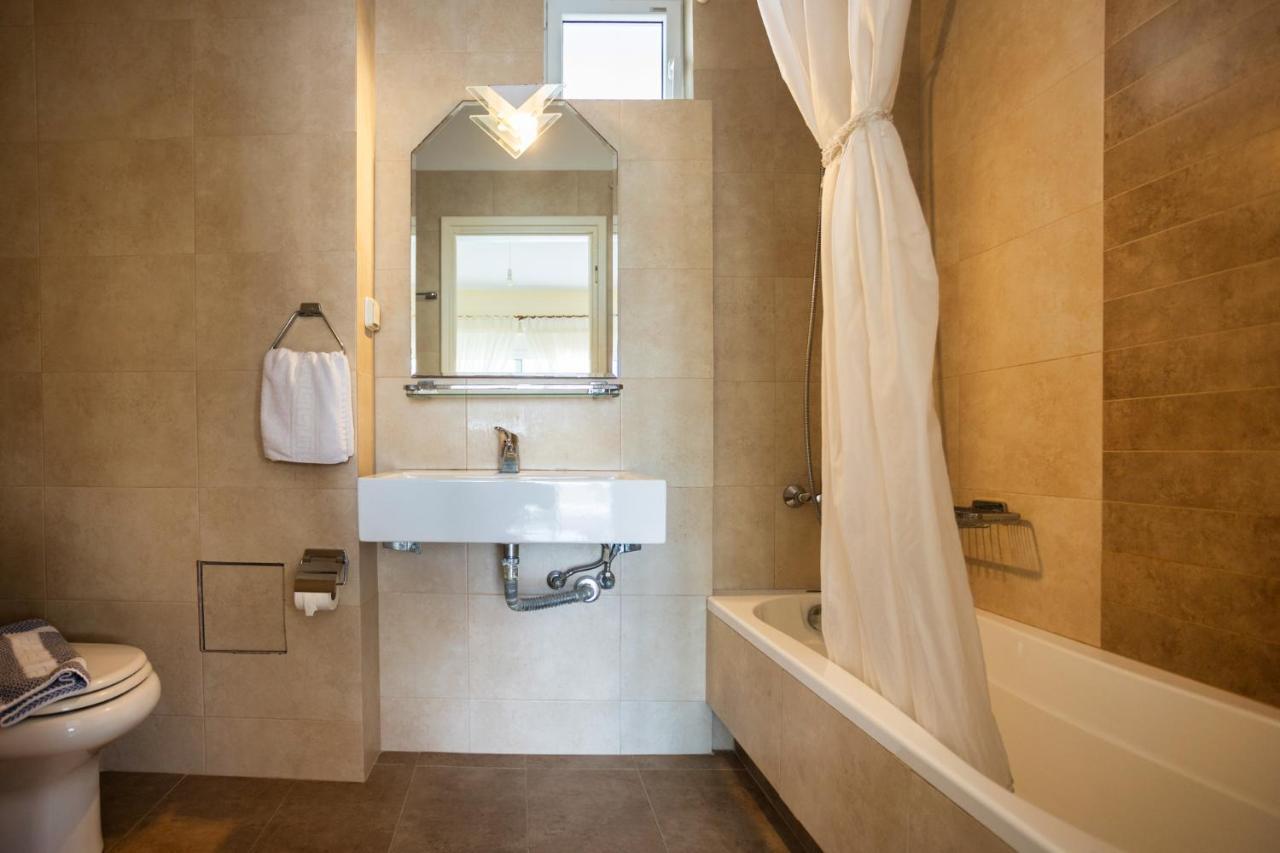 Daisy Hotel Apartments Rethymno  ภายนอก รูปภาพ