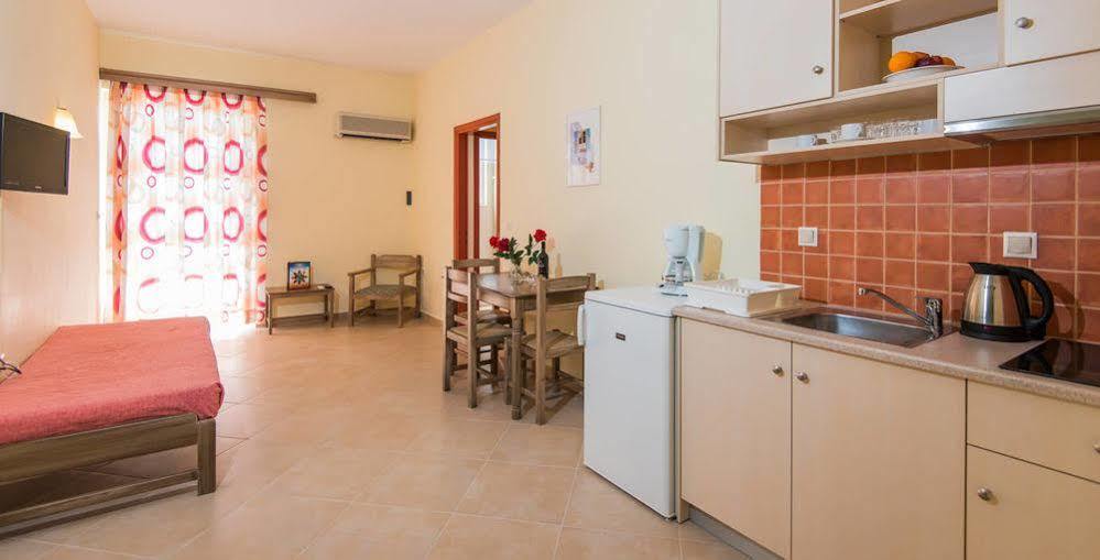 Daisy Hotel Apartments Rethymno  ภายนอก รูปภาพ