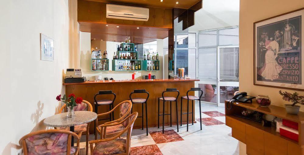 Daisy Hotel Apartments Rethymno  ภายนอก รูปภาพ